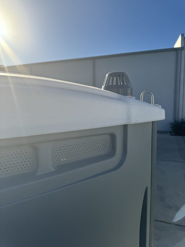 portable shower NeoLav Classic Ventilation2